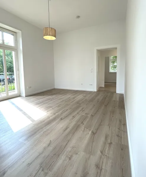 Erstbezug nach Sanierung in Berlin-Karlshorst – moderne Wohnung mit Balkon & Einbauküche | WG-geeign — photo 1